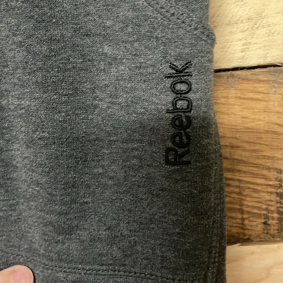 Reebok size medium gray sweatpants with pockets - Picture 3 of 7